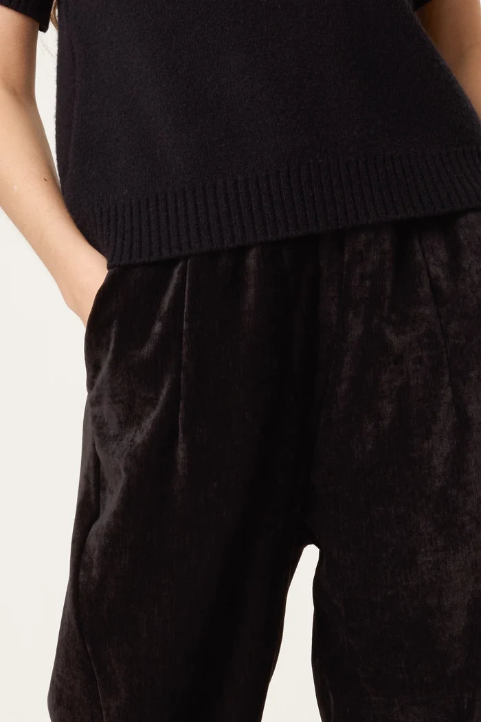 Black Barrell Leg Trousers